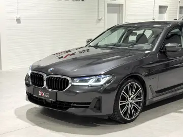 BMW Seria 5 xDrive 545e Faruri Laser Keyless