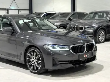 BMW Seria 5 xDrive 545e Faruri Laser Keyless