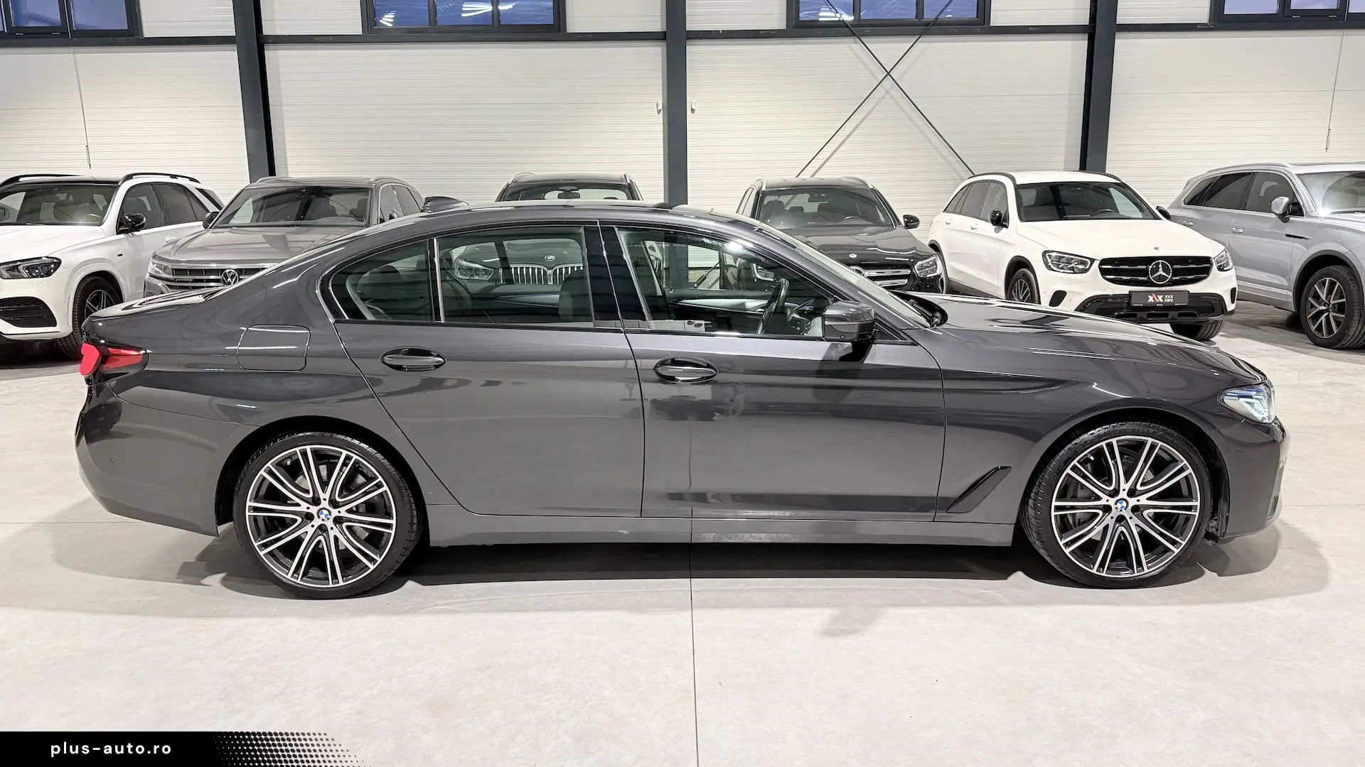 BMW Seria 5 xDrive 545e Faruri Laser Keyless