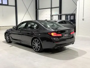 BMW Seria 5 xDrive 545e Faruri Laser Keyless
