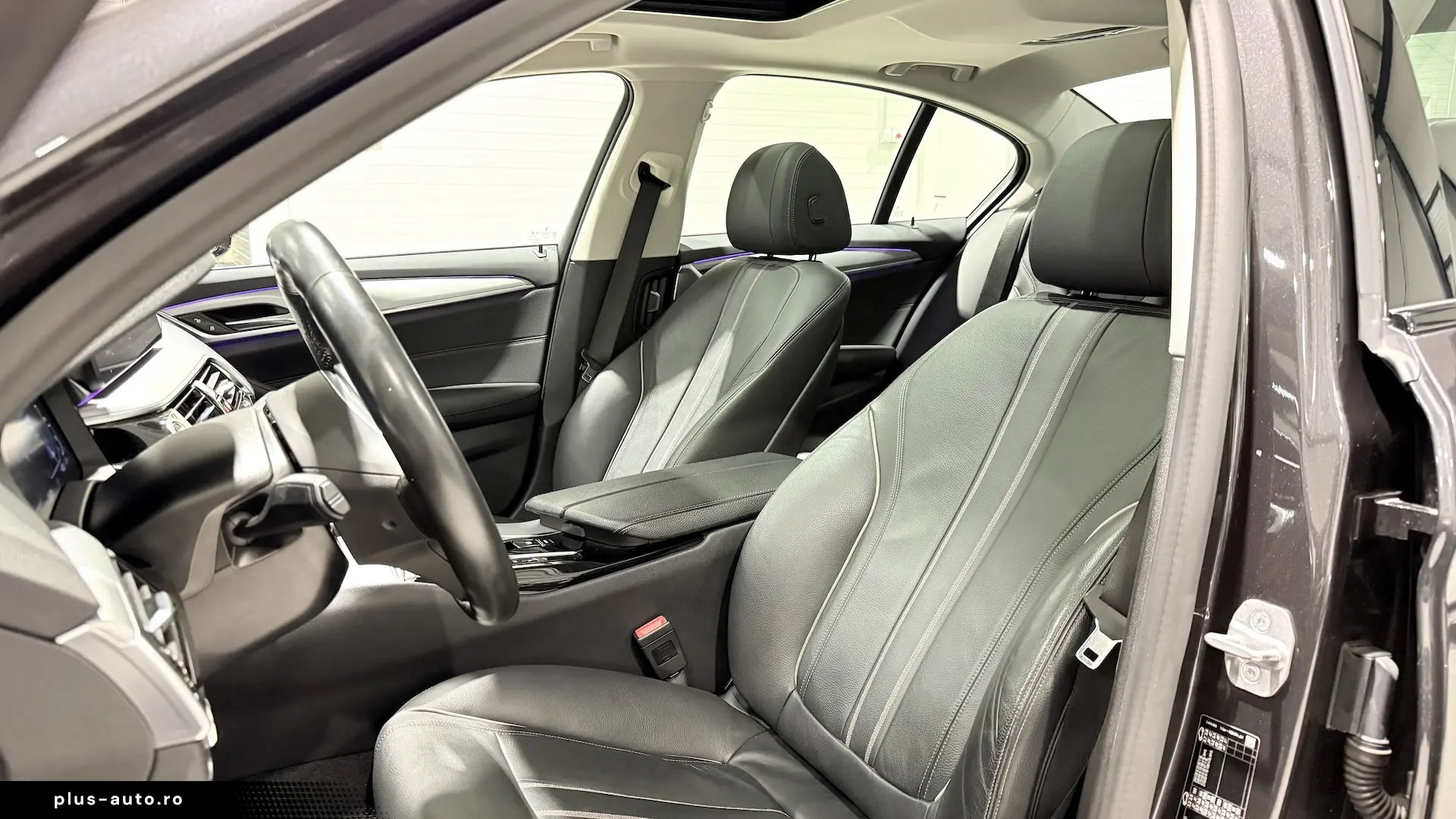 BMW Seria 5 xDrive 545e Faruri Laser Keyless