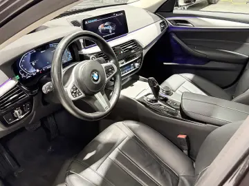 BMW Seria 5 xDrive 545e Faruri Laser Keyless
