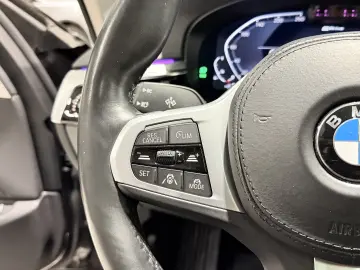 BMW Seria 5 xDrive 545e Faruri Laser Keyless