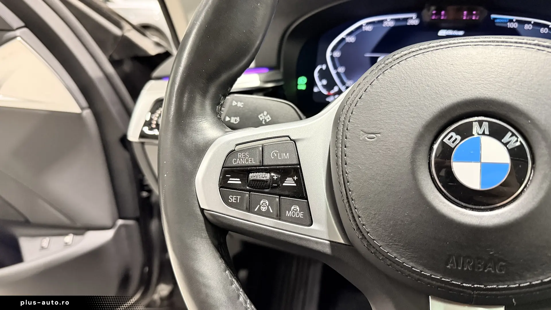 BMW Seria 5 xDrive 545e Faruri Laser Keyless