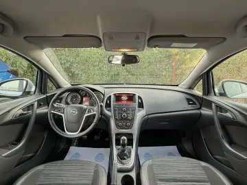 Opel Astra 1.4 ECOTEC Turbo Selection