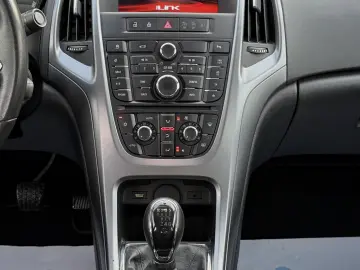 Opel Astra 1.4 ECOTEC Turbo Selection