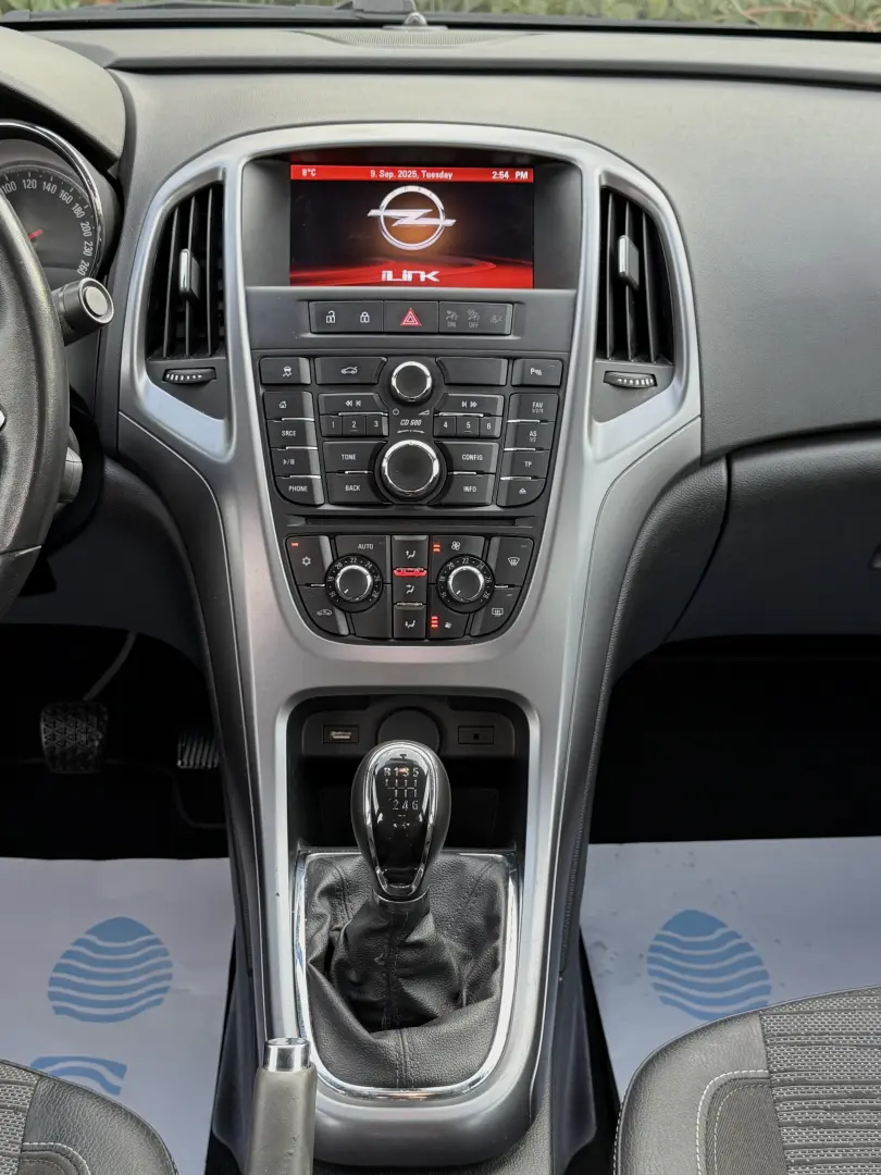 Opel Astra 1.4 ECOTEC Turbo Selection