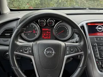Opel Astra 1.4 ECOTEC Turbo Selection
