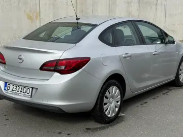 Opel Astra 1.4 ECOTEC Turbo Selection
