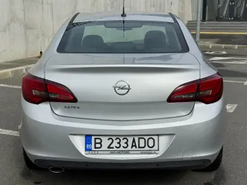 Opel Astra 1.4 ECOTEC Turbo Selection
