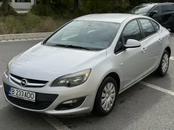 Opel Astra 1.4 ECOTEC Turbo Selection