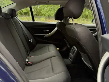 BMW Seria 3 318i Aut. Advantage