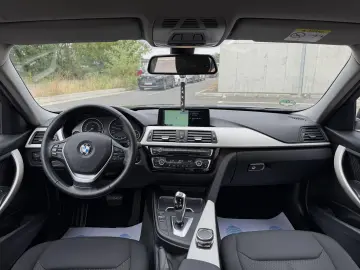 BMW Seria 3 318i Aut. Advantage