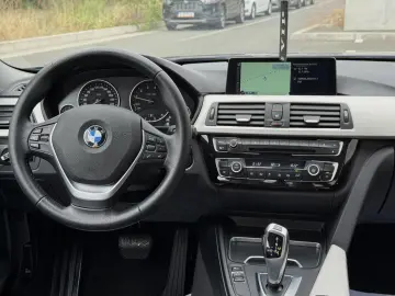 BMW Seria 3 318i Aut. Advantage