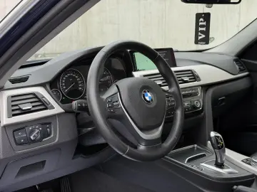 BMW Seria 3 318i Aut. Advantage