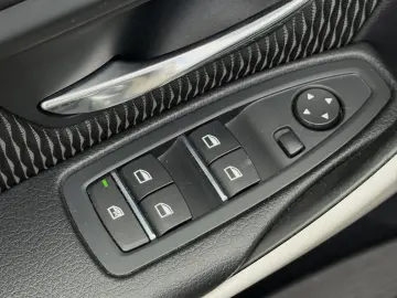 BMW Seria 3 318i Aut. Advantage