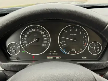 BMW Seria 3 318i Aut. Advantage