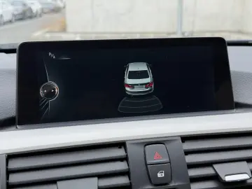 BMW Seria 3 318i Aut. Advantage