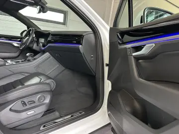 Touareg 3.0 TSI R-Line 4M Pano AHK HUD 360  LM20