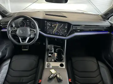 Touareg 3.0 TSI R-Line 4M Pano AHK HUD 360  LM20