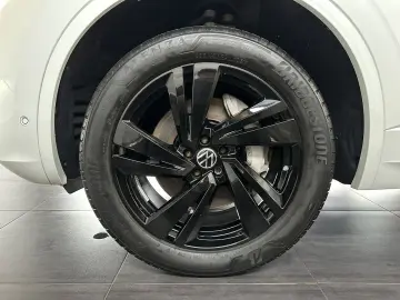 Touareg 3.0 TSI R-Line 4M Pano AHK HUD 360  LM20