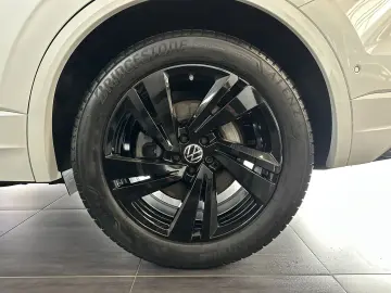 Touareg 3.0 TSI R-Line 4M Pano AHK HUD 360  LM20