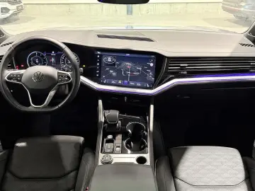 VW Touareg Matrix Scaune Ventilate Panoramic HeadUp ACC