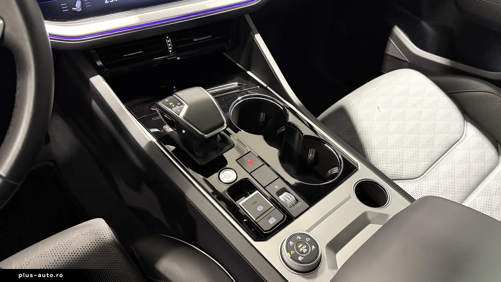 VW Touareg Matrix Scaune Ventilate Panoramic HeadUp ACC