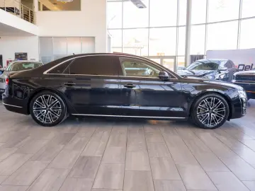 Audi A8 LONG 3.0TDI V6 Quattro Tiptronic