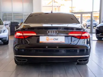 Audi A8 LONG 3.0TDI V6 Quattro Tiptronic