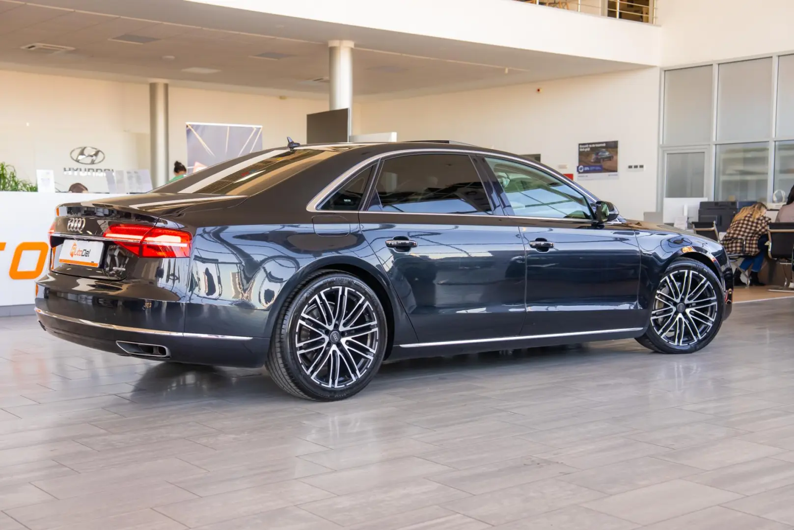 Audi A8 LONG 3.0TDI V6 Quattro Tiptronic