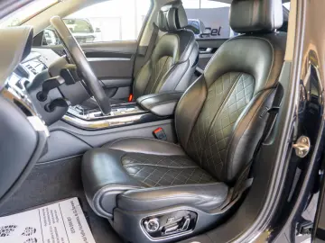 Audi A8 LONG 3.0TDI V6 Quattro Tiptronic