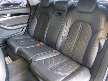 Audi A8 LONG 3.0TDI V6 Quattro Tiptronic