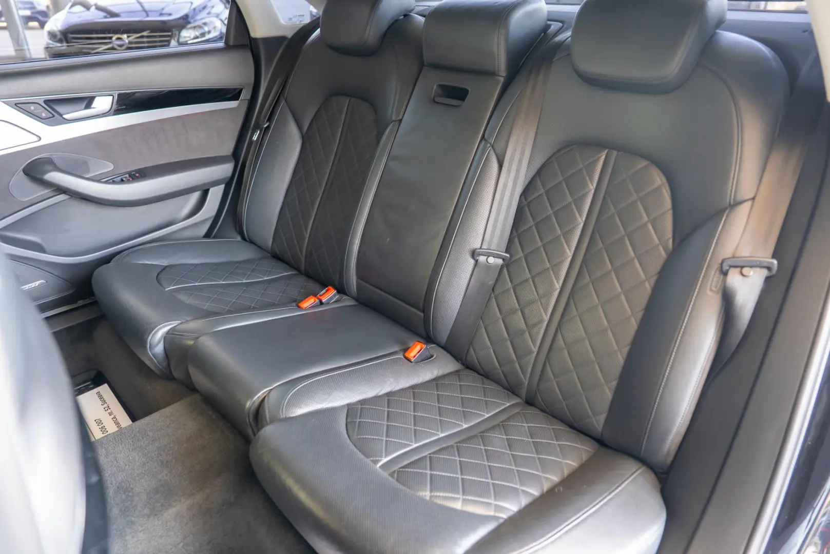 Audi A8 LONG 3.0TDI V6 Quattro Tiptronic