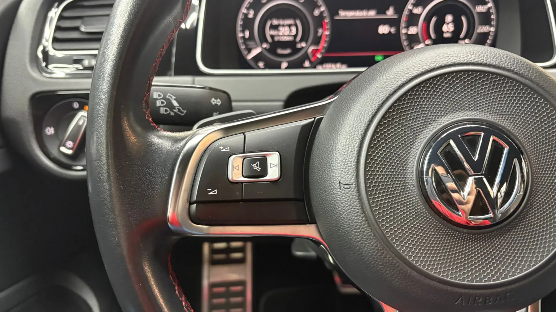 Volkswagen Golf 2.0 TSI OPF DSG GTI