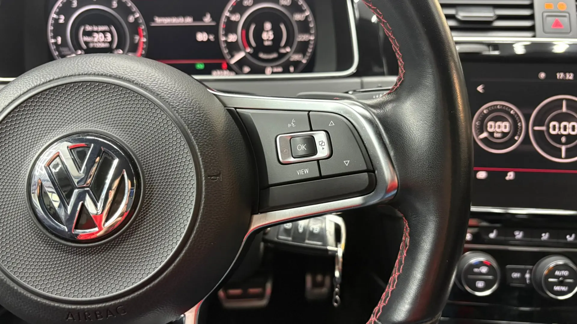 Volkswagen Golf 2.0 TSI OPF DSG GTI