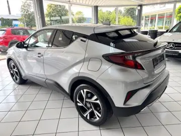 C-HR Hybrid Team D