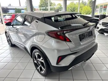 C-HR Hybrid Team D