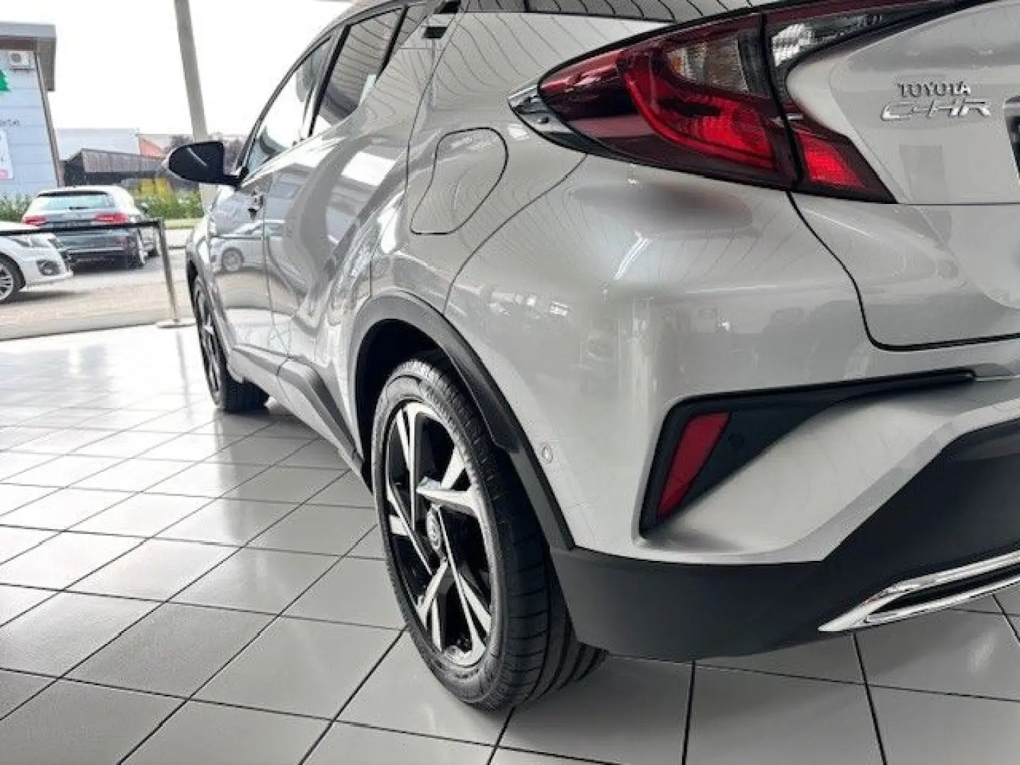 C-HR Hybrid Team D