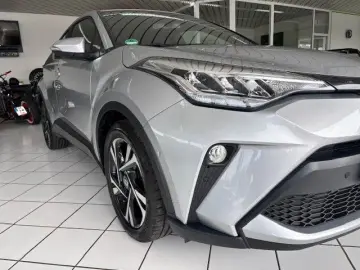 C-HR Hybrid Team D