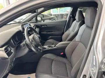 C-HR Hybrid Team D