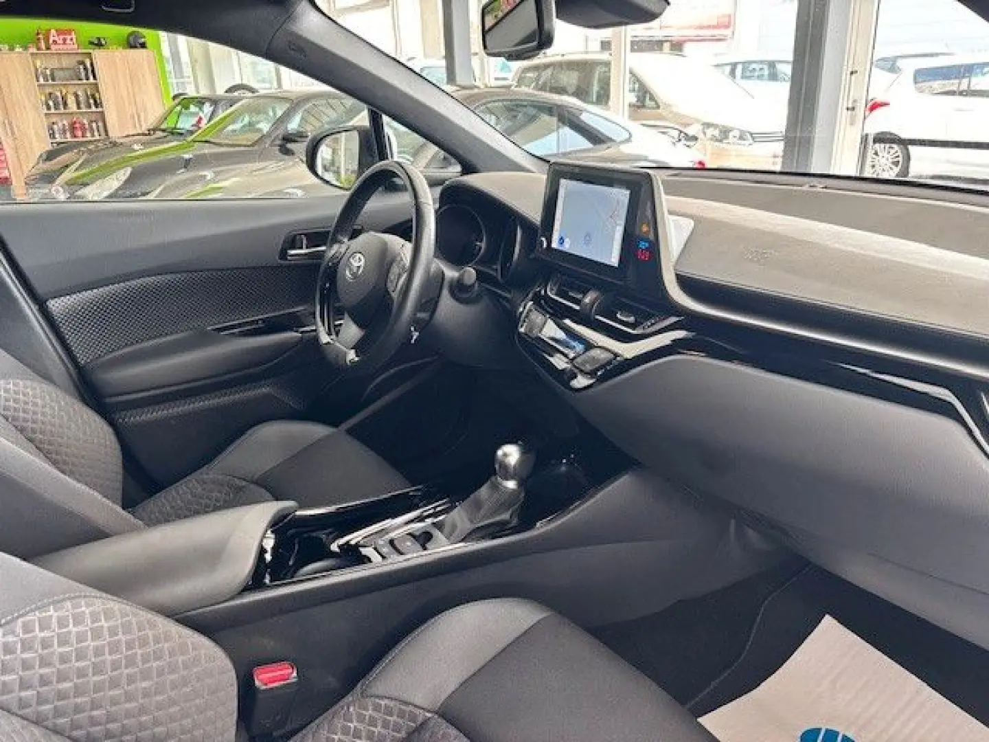 C-HR Hybrid Team D