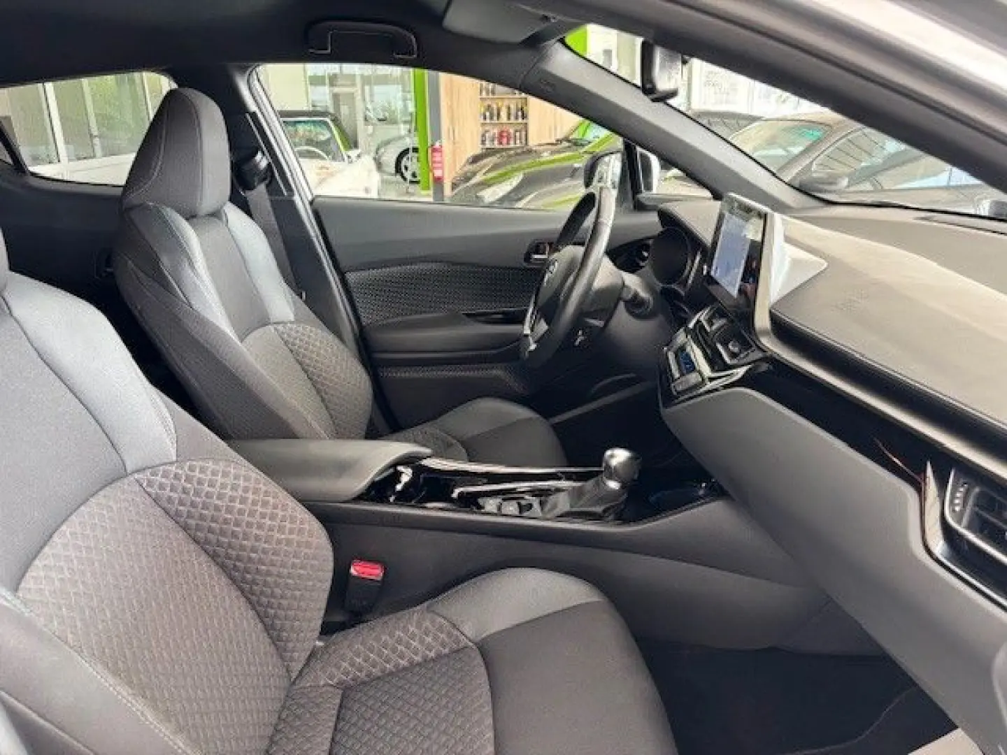 C-HR Hybrid Team D