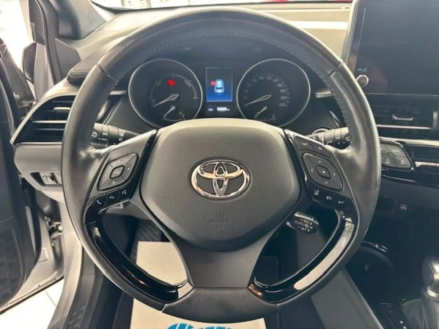 C-HR Hybrid Team D