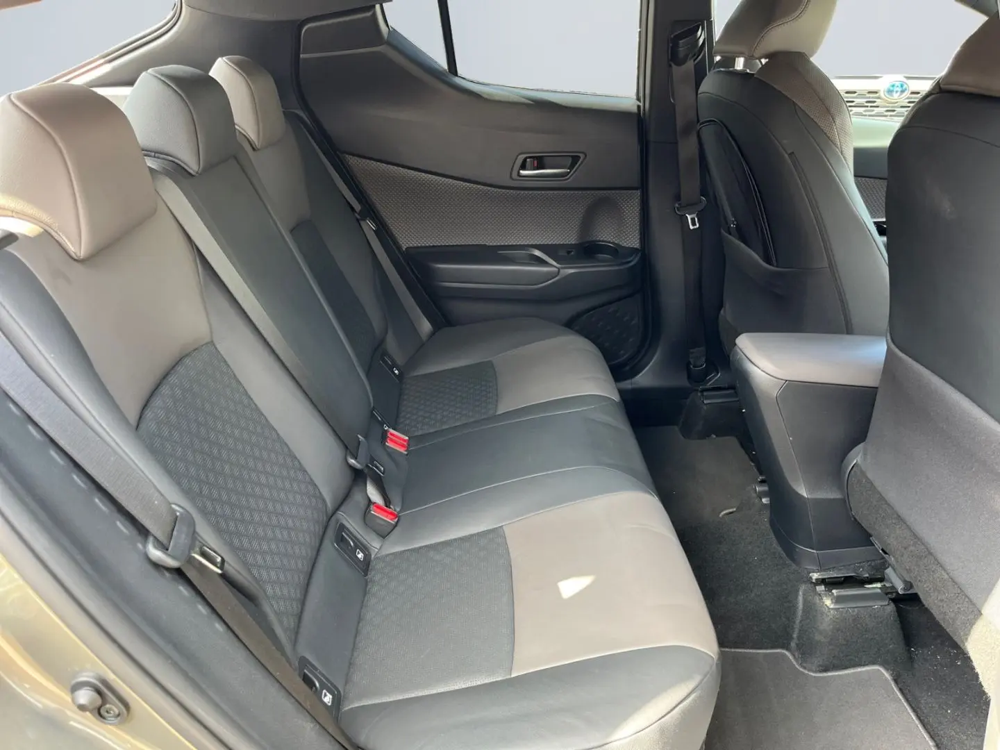 C-HR 2.0 Hybrid Lounge  LED JBL ACC Kamera SHZ