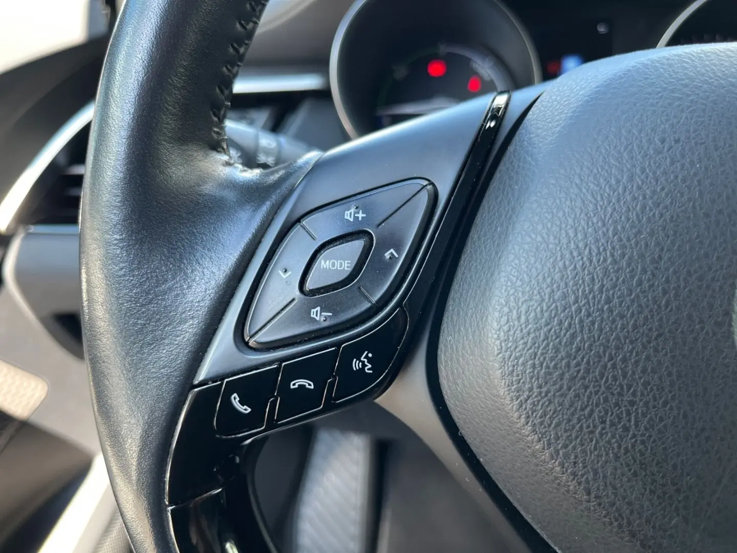 C-HR 2.0 Hybrid Lounge  LED JBL ACC Kamera SHZ
