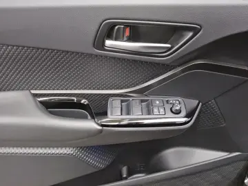 C-HR 1.8 Hybrid Team D LED Leder Shz RFK DAB