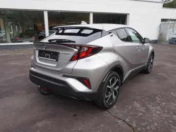 Toyota C-HR 1.8L Standheizung AHK