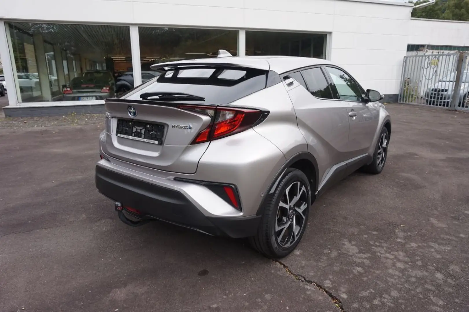 Toyota C-HR 1.8L Standheizung AHK