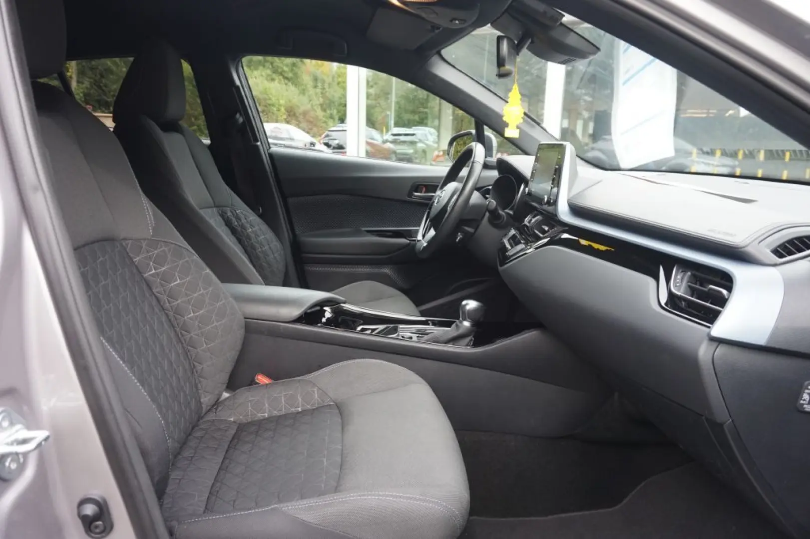 Toyota C-HR 1.8L Standheizung AHK